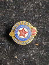 Vecchia spilla a bottone