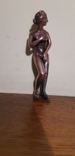 Statuetta di donna in bronzo 