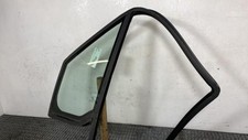 Vetro laterale fisso anteriore