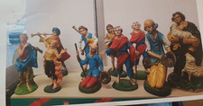 lotto 10 Statue pastori Presepe in plastica massiccia forse resina alte 15 cm