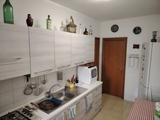 Cucina completa Mondo Convenienza “Stella” – Eucalipto Bianco + Tavolo e 4 sedie