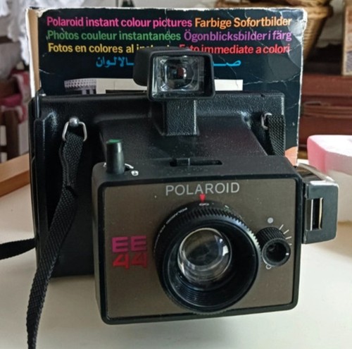Polaroid land camera - ee,