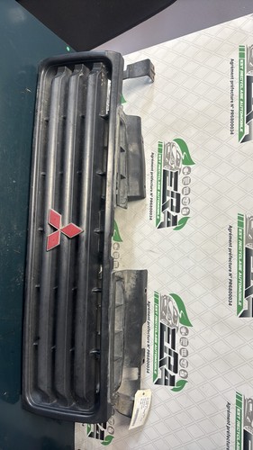 Calandra mitsubishi pajero - mitsubishi,