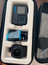 GOPRO HERO 10 Black + grandangolo + 2 memory card da 64GB ciascuna