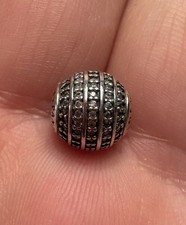1 Charm Pandora Essenza