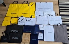 Una Selezione di 22 Negozi