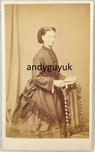 Cdv lady looking photo - cdv, at
