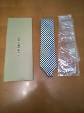 Burberry  cravatta  100% seta usata una volta, come nuova  -