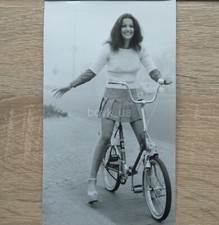 Gonna corta donna gambe lunghe