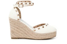 SANDALO BORCHIE SU ZEPPA CORDA