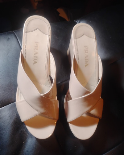 Sandali prada beige vernice - prada,
