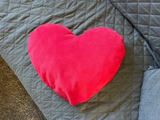 Pupazzo peluche cuore rosso