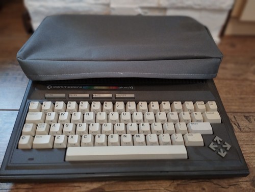 Parapolvere commodore plus 4 - /,