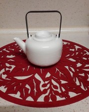 Teiera in porcellana Pompadour Matteo Thun