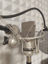 Microfono da studio. Neumann TLM 103 Colore argento. Compreso ragno.