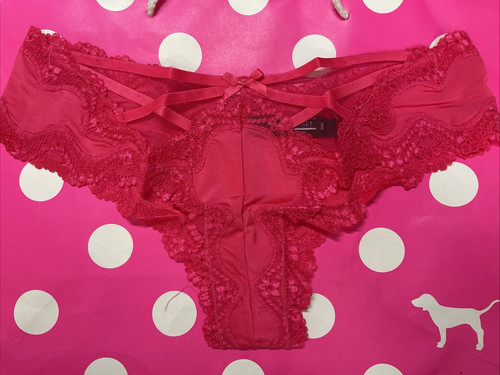 Mutandine bikini sfacciate
