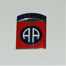 Noi Esercito Metallo Stemma