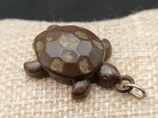 CIONDOLO ETNICO PORTAFORTUNA TARTARUGA LEGNO DI COCCO