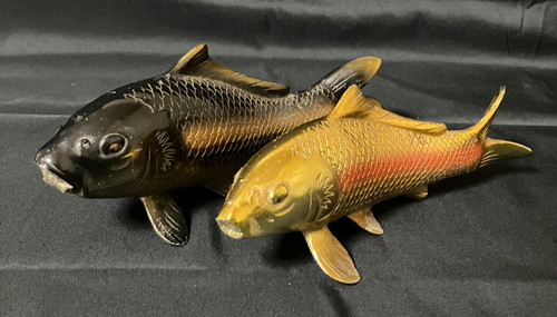 Coppia statuine metallo carpa