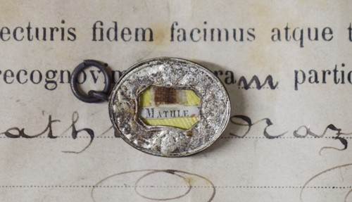 Relic reliquary reliquia - relic,