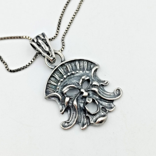 Collana con ciondolo maschera