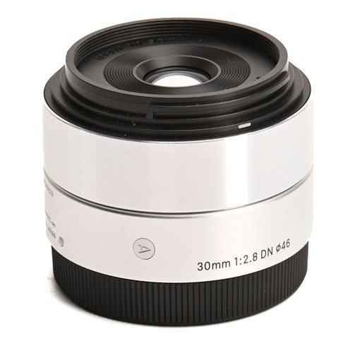 Sigma dn art per - 30, f2.8