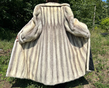 Cappotto di visone nero croce
