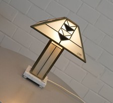 elegante lampada da tavolo