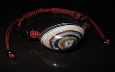 Particolare bracciale da uomo