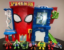 Playskool Spiderman Stunt City Playset Personaggio Originale Bonus Avengers Moto