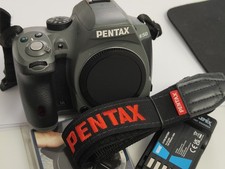 PENTAX K-50 Reflex digitale Rara Verde Oliva + regalo ZOOM 100-300 + Accessori.