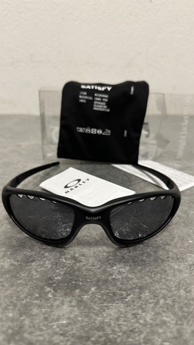 Oakley satisfy straight jacket - oakley,