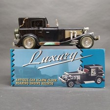 Sveglia da tavolo a forma di auto d’epoca con effetto sonoro. Colpetti esterni