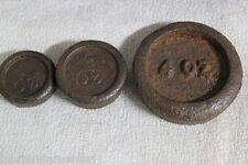 PESI ANTICHI IN FERRO PER BILANCIA / TRE VECCHI PESI INGLESI 1OZ - 2OZ - 4OZ