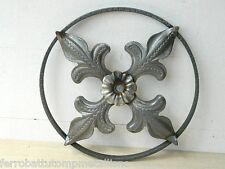 rosone in ferro battuto con foglie e fiore per decoro barriere casa EU.03.031.01