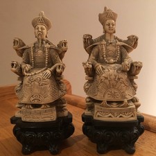 Statue in resina color avorio