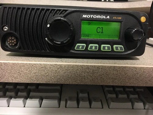 Motorola xtl1500 900 - mhz, radio