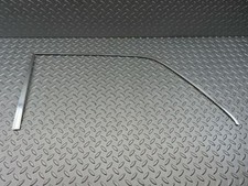 �5909� Mercedes-Benz W123 200 porte telaio finestra cromato posteriore sinistro