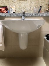 Lavandino modello Ala sospeso Ideal Standard + miscelatore Hansa