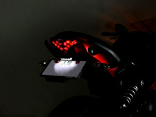 1 LUCE TARGA 6 LED LENTE PER