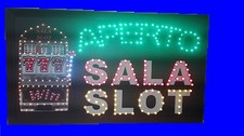 INSEGNA A LED CON SCRITTO SALA SLOT APERTO CON SIMBOLO 70x40