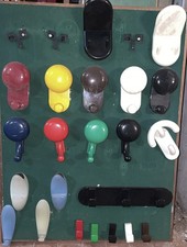 LOTTO/STOCK 70 SCATOLI DI ATTACCAPANNI IN PLASTICA VARI MODELLI E COLORI