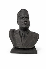 Busto di Benito Mussolini in