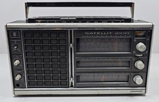Radio Grundig Satellit 2100 -