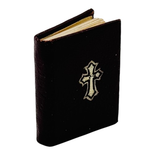 Micro miniature book psalms - book,
