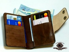 Portafoglio porta carte di credito in puro cuoio. Molto comodo con portatessera 