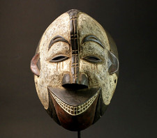 Maschera vintage africana in