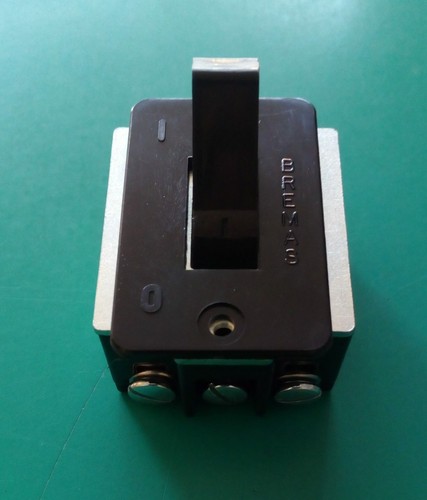 Interruttore off trifase - on, a
