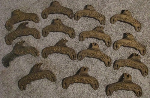 Vecchie staffe per sedie - vecchie,