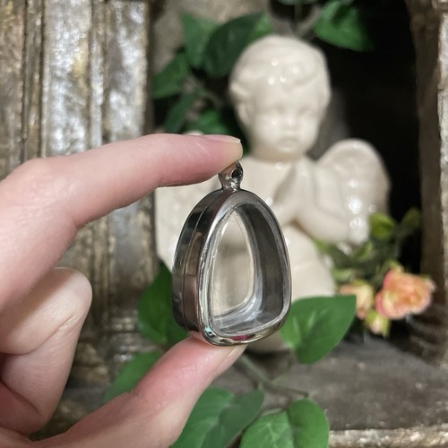 Ciondolo medaglione shadowbox